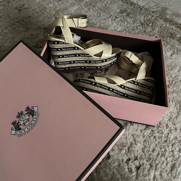 Juicy Couture Wedges - Picture 2 of 10